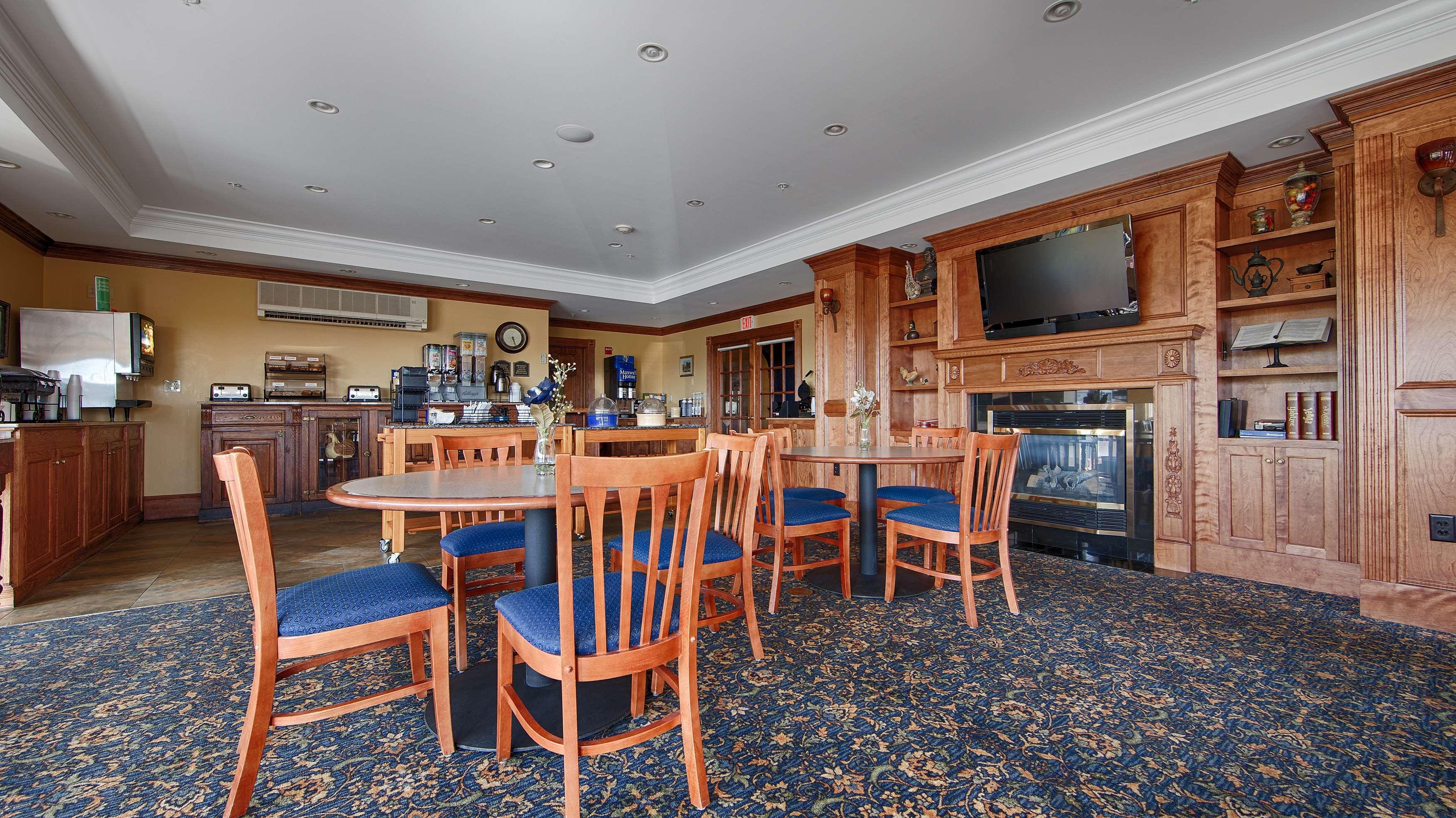 Western White House Hotel 3*