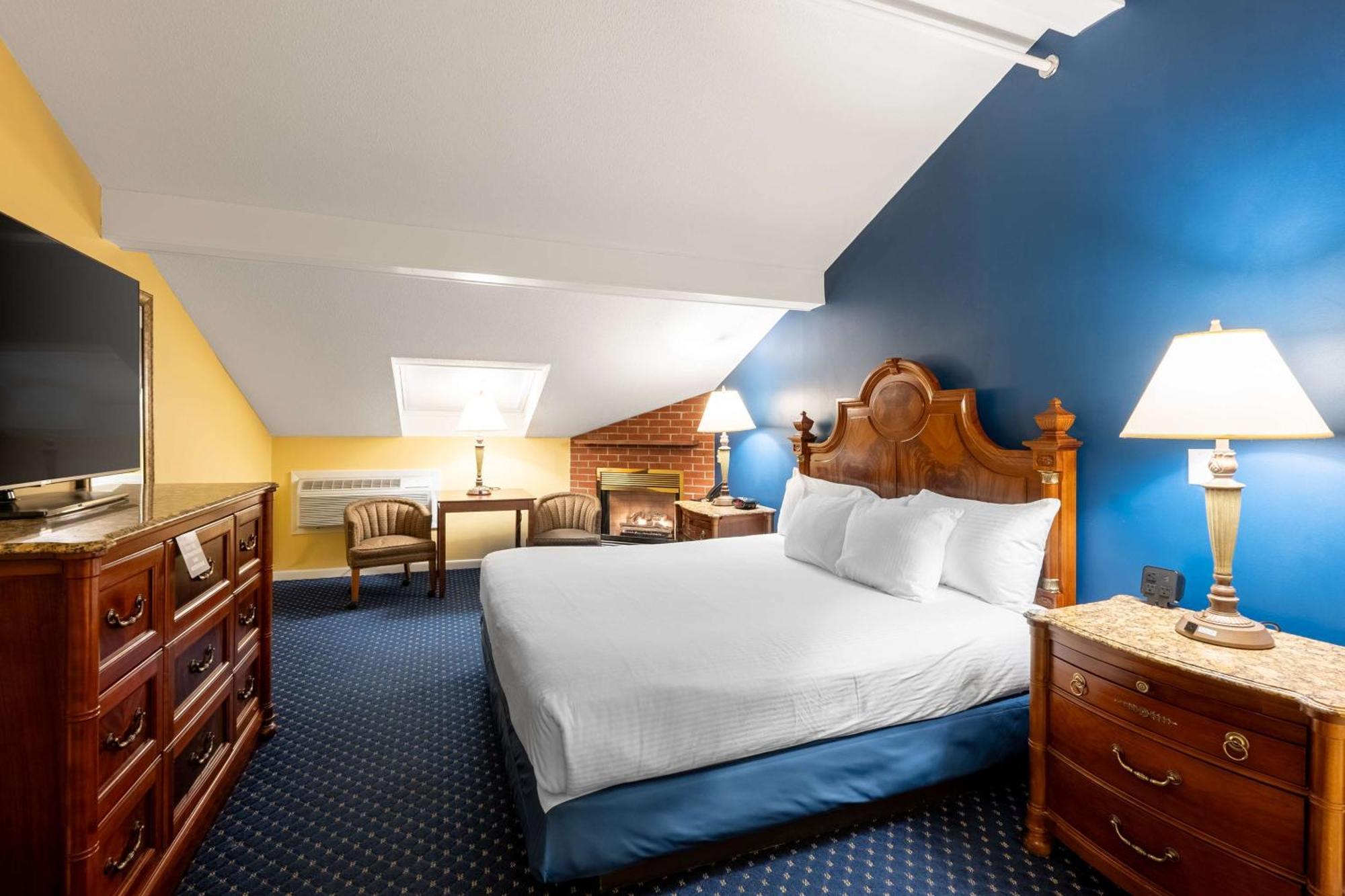 Western White House Hotel 3*